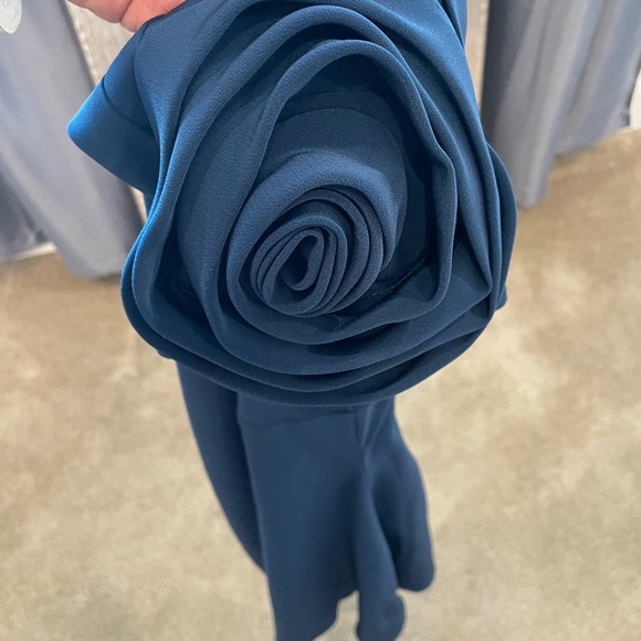 ABS rose sleeved dress - Picture 8 of 15